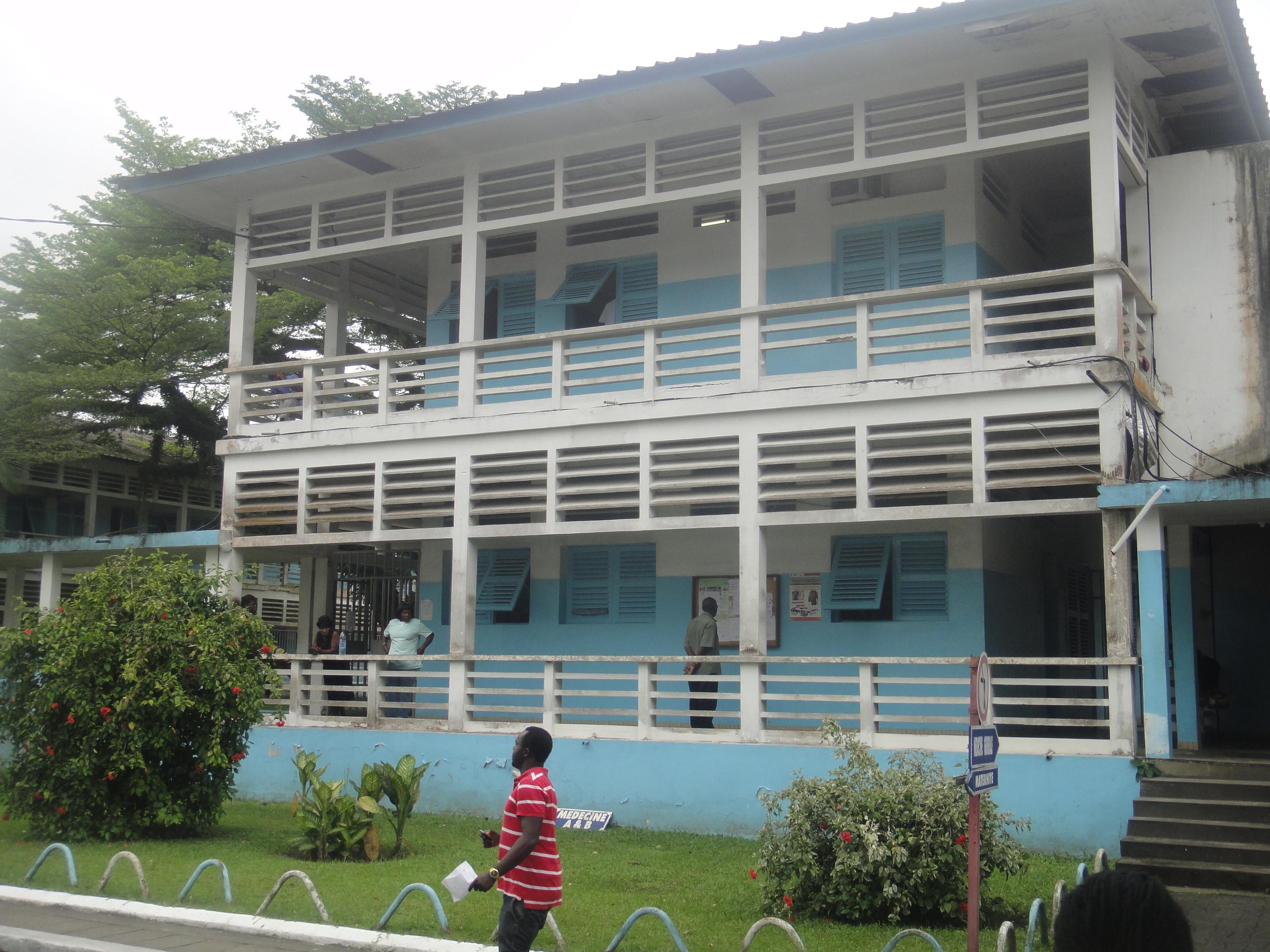 Gebäude des Krankenhauses Laquintinie in Douala, Kamerun